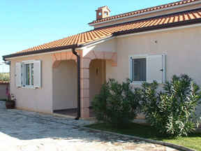2 bedroom detached bungalow